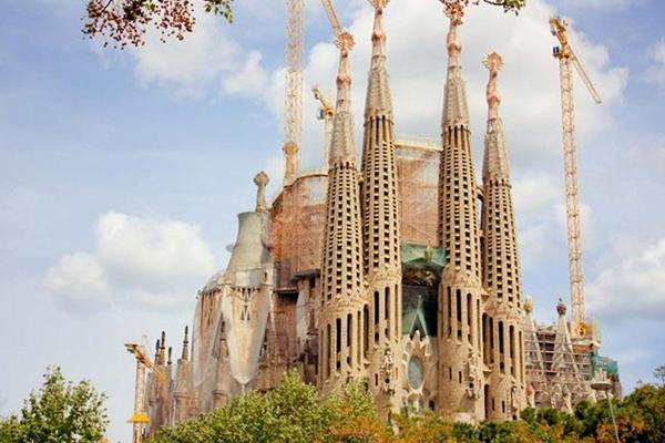 スペインの有名建造物トップ5 それぞれに深い文化的背景がある 記者 大東建託 評判 日本建築新聞